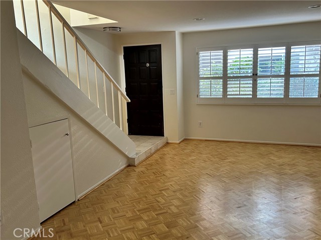 Detail Gallery Image 9 of 9 For 13112 Moorpark St #2,  Sherman Oaks,  CA 91423 - 2 Beds | 2/1 Baths