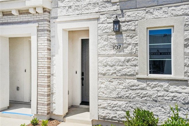 Detail Gallery Image 3 of 21 For 107 N First Ave, Upland,  CA 91786 - 3 Beds | 3 Baths