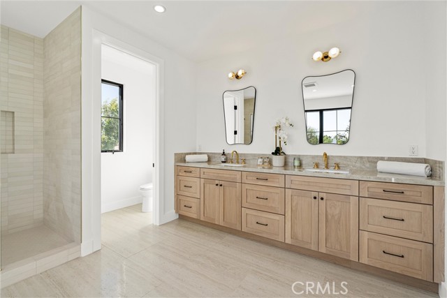 Detail Gallery Image 32 of 51 For 5258 Lemona Ave, Sherman Oaks,  CA 91411 - 4 Beds | 5 Baths