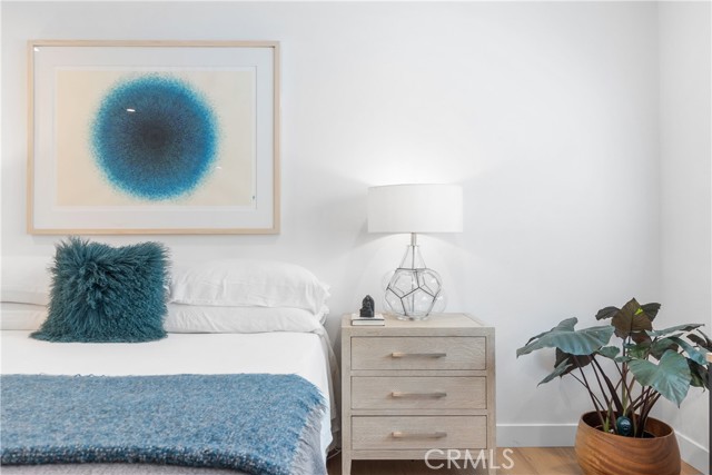 304 Larkspur Avenue, Corona del Mar CA: https://media.crmls.org/medias/ea66a3de-eae9-4b2e-9cd2-91bf706b1aac.jpg