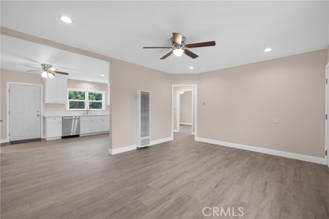 920 E Elma Street, Ontario CA: https://media.crmls.org/medias/ea670072-c42a-4fb7-9e23-99806d2f8e50.jpg