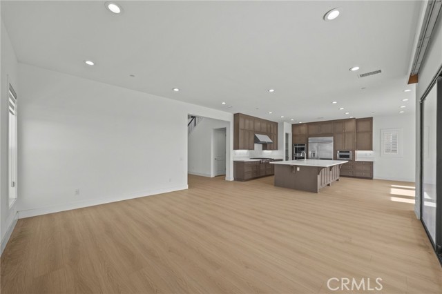 Detail Gallery Image 11 of 60 For 20638 W Deer Grass Ct Ct, Porter Ranch,  CA 91326 - 5 Beds | 5/1 Baths