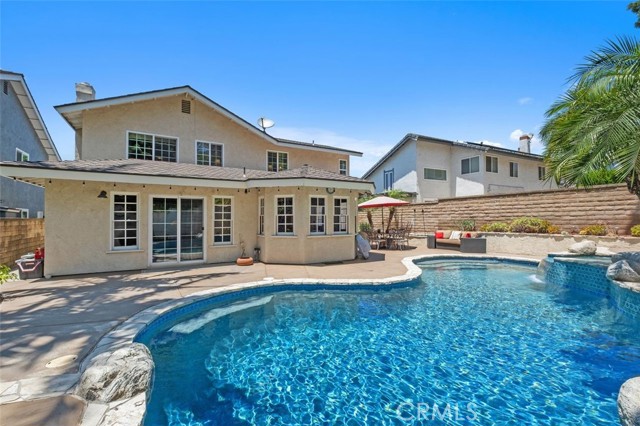 25572 Orchard Rim Ln, Lake Forest CA: https://media.crmls.org/medias/ea687ba9-10d7-4e14-a6e8-9d9457c40138.jpg