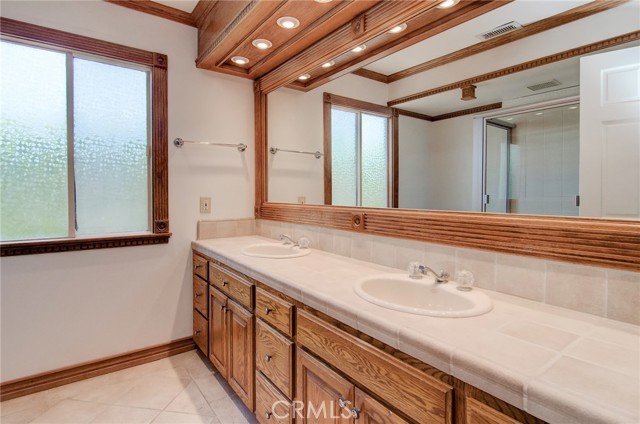 4814 Falcon Rock Place, Rancho Palos Verdes CA: https://media.crmls.org/medias/ea68c996-eb01-4950-b798-9bfe17d63163.jpg