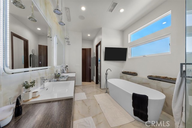 2508 Harriman Lane, Redondo Beach, California 90278, 4 Bedrooms Bedrooms, ,3 BathroomsBathrooms,Residential,For Sale,Harriman,SB25198058