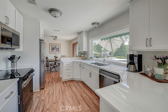 Detail Gallery Image 12 of 70 For 26586 via Noveno, Mission Viejo,  CA 92691 - 4 Beds | 3 Baths