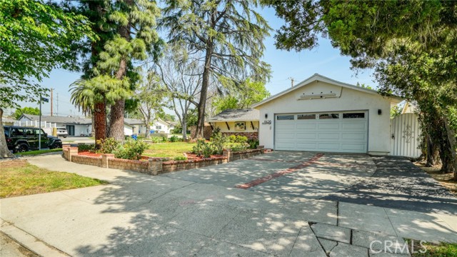 Detail Gallery Image 2 of 56 For 11426 Collett Avenue, Granada Hills,  CA 91344 - 3 Beds | 2 Baths