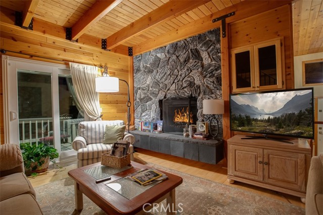 Detail Gallery Image 9 of 65 For 27720 St Bernard Ln, Lake Arrowhead,  CA 92352 - 4 Beds | 3 Baths