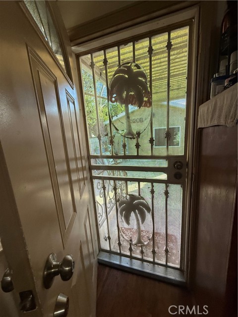 Detail Gallery Image 33 of 51 For 2520 Ohio Ave, South Gate,  CA 90280 - 6 Beds | 4 Baths