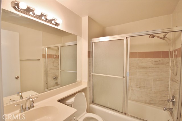 Detail Gallery Image 18 of 26 For 211 E Commonwealth Ave #C,  Alhambra,  CA 91801 - 3 Beds | 2/1 Baths