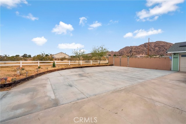Detail Gallery Image 3 of 36 For 17133 Mesquite Rd, Apple Valley,  CA 92307 - 3 Beds | 2 Baths