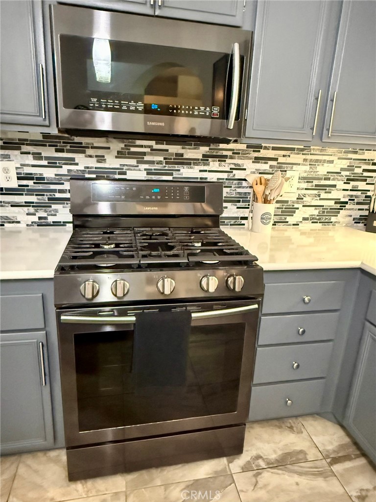 https://media.crmls.org/medias/ea6bbd3a-77c6-49d3-a048-0e64377355fe.jpg?preset=X-Large
