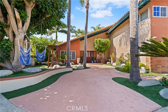 25261 Grissom Road, Laguna Hills CA: https://media.crmls.org/medias/ea6bc975-959a-4296-ab69-55b8da1feeae.jpg