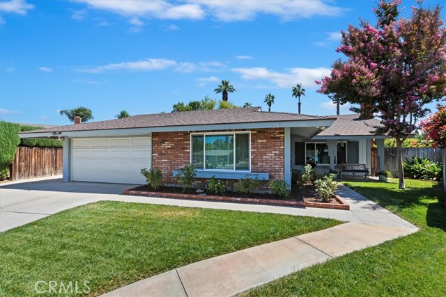 Detail Gallery Image 4 of 42 For 8676 Limestone Dr, Riverside,  CA 92504 - 3 Beds | 3 Baths