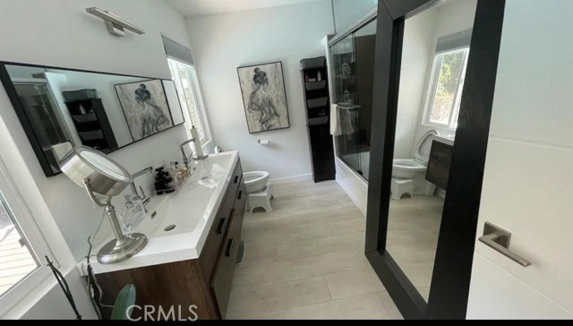 5357 Ellenvale Avenue, Woodland Hills CA: https://media.crmls.org/medias/ea6c4bd0-a258-4291-97f0-48067e5b4f4b.jpg