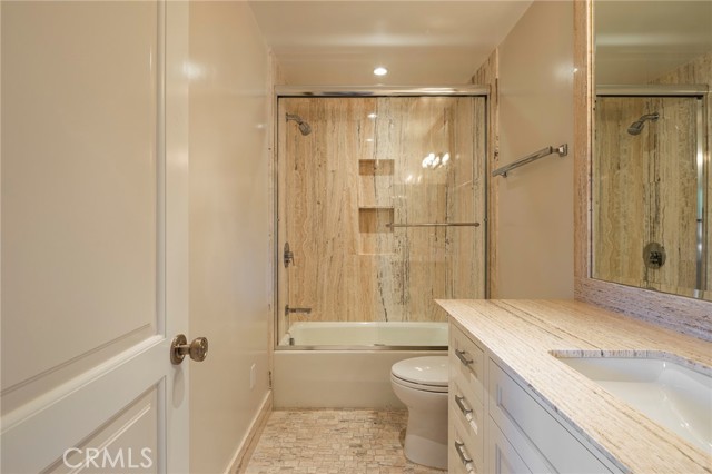 38 Fairway Drive, Manhattan Beach CA: https://media.crmls.org/medias/ea6c5aa1-ee3b-4638-bf66-4fde9e263342.jpg