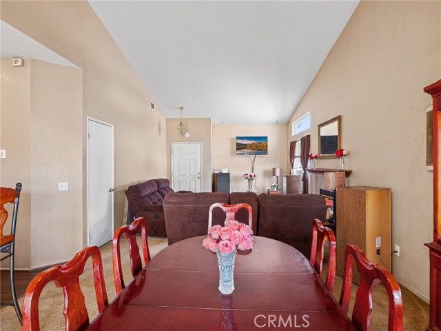 Detail Gallery Image 9 of 34 For 14621 Carob St, Victorville,  CA 92394 - 4 Beds | 3 Baths