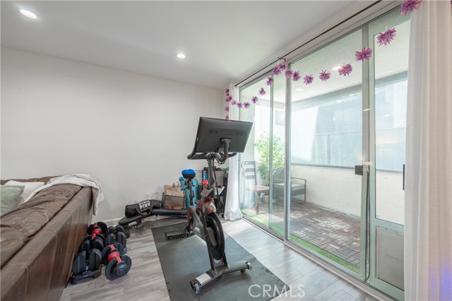 Detail Gallery Image 4 of 40 For 4637 Willis #110,  Sherman Oaks,  CA 91403 - 2 Beds | 2 Baths