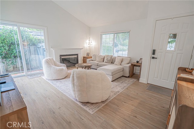 Detail Gallery Image 21 of 26 For 25891 Fenda, Valencia,  CA 91355 - 3 Beds | 2 Baths