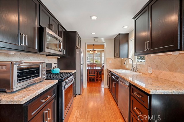 Detail Gallery Image 4 of 12 For 13506 Valna Dr, Whittier,  CA 90602 - 3 Beds | 2/1 Baths