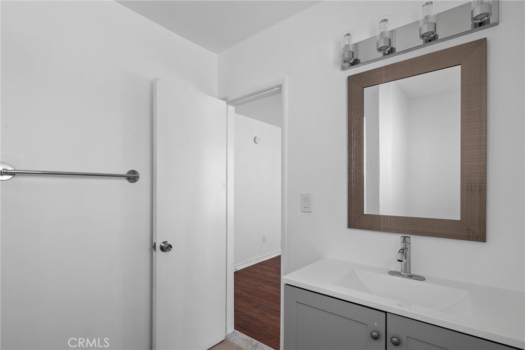 https://media.crmls.org/medias/ea6d55b1-fee8-4255-ab48-1cc927ab79d5.jpg?preset=X-Large