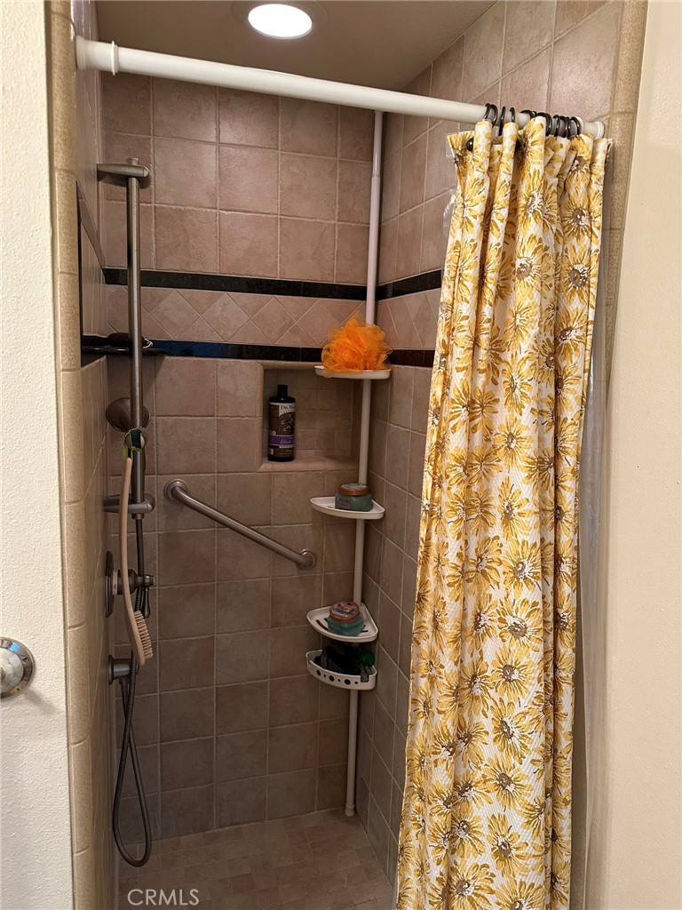 https://media.crmls.org/medias/ea6dcc8b-2321-435e-9726-33f9643f5078.jpg?preset=X-Large