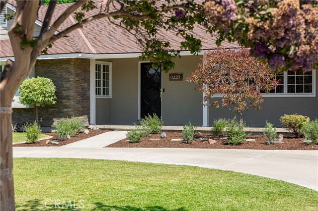 Detail Gallery Image 3 of 33 For 13422 Flint Dr, Santa Ana,  CA 92705 - 3 Beds | 2/1 Baths