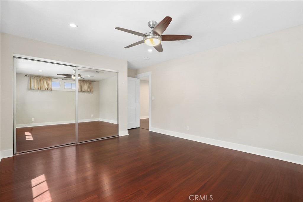 https://media.crmls.org/medias/ea6ee7fb-0361-4bd8-ba07-5ed25997de83.jpg?preset=X-Large