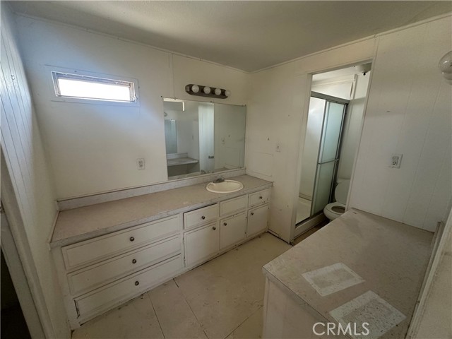 251 S Colorado River Road, Blythe CA: https://media.crmls.org/medias/ea7047ec-c0b6-47ed-93fb-77508fb2a00c.jpg