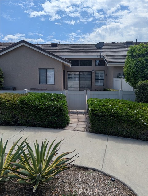 Detail Gallery Image 3 of 21 For 21345 via Del Lobo, Yorba Linda,  CA 92887 - 2 Beds | 2 Baths