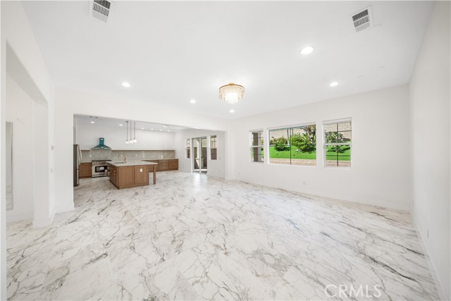 Detail Gallery Image 5 of 53 For 12210 Alamo, Rancho Cucamonga,  CA 91739 - 5 Beds | 4/1 Baths