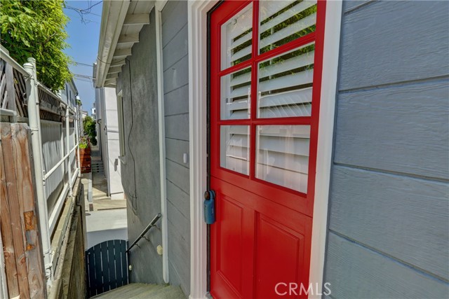 Detail Gallery Image 3 of 28 For 425 1/2 Dahlia Ave, Corona Del Mar,  CA 92625 - 2 Beds | 2 Baths