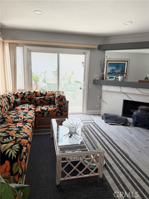 305 21st Street, Huntington Beach CA: https://media.crmls.org/medias/ea719fd1-a6a8-425e-8d61-d84e4de5550d.jpg