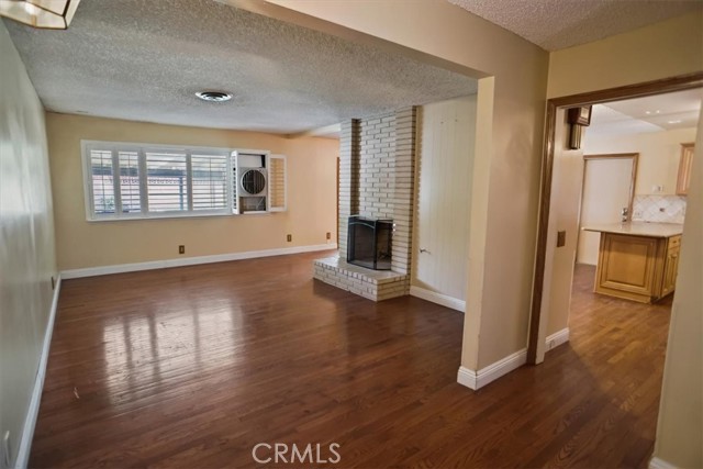 Detail Gallery Image 3 of 15 For 43770 Lively, Lancaster,  CA 93536 - 4 Beds | 2 Baths