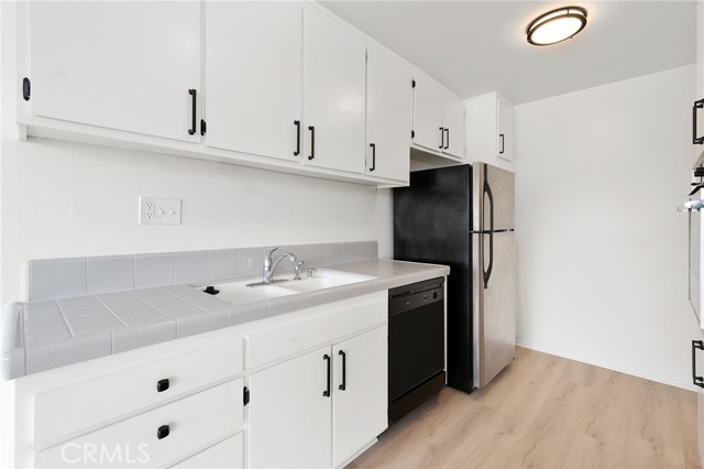 Detail Gallery Image 7 of 25 For 6000 Canterbury Dr #D307,  Culver City,  CA 90230 - 2 Beds | 2 Baths