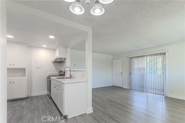 Detail Gallery Image 4 of 14 For 1652 E Kingsley Ave #7,  Pomona,  CA 91767 - 1 Beds | 1 Baths