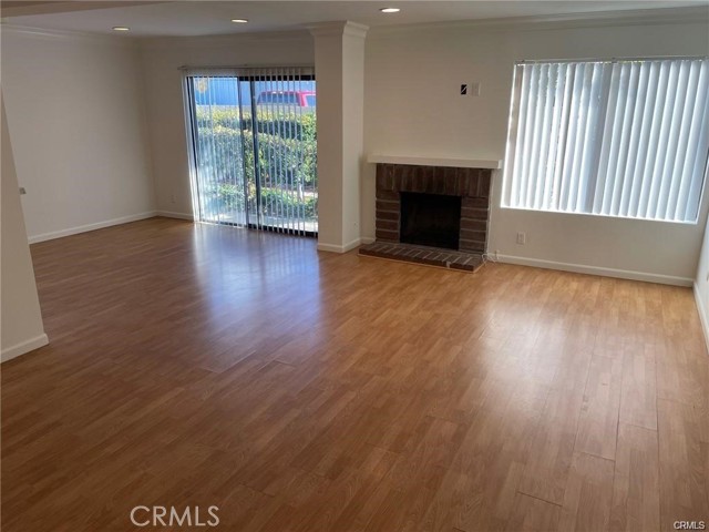 Detail Gallery Image 6 of 20 For 10001 Topanga Canyon Blvd #17,  Chatsworth,  CA 91311 - 3 Beds | 2/1 Baths