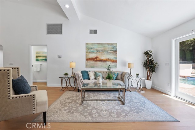 Detail Gallery Image 6 of 25 For 4424 Deanwood Dr, Woodland Hills,  CA 91364 - 5 Beds | 5/1 Baths