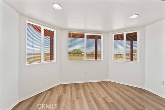 Detail Gallery Image 9 of 28 For 22640 Powhatan Rd, Apple Valley,  CA 92308 - 4 Beds | 2 Baths