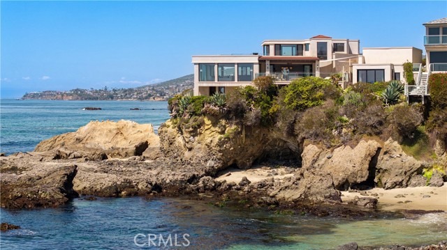 1901 Ocean Way, Laguna Beach CA: https://media.crmls.org/medias/ea745f33-0047-4bec-87d3-39982a6e182d.jpg
