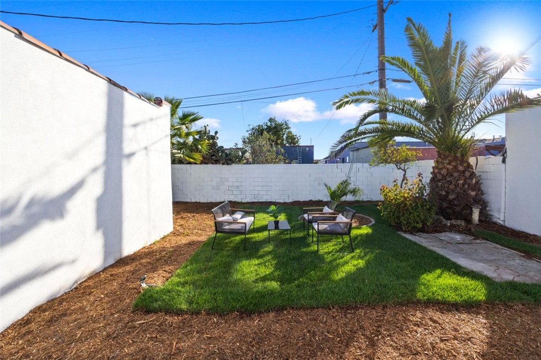 Detail Gallery Image 21 of 21 For 1426 W 90th Pl, Los Angeles,  CA 90047 - 3 Beds | 2 Baths