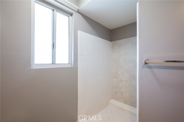 Detail Gallery Image 12 of 25 For 22945 Nadine Cir #B,  Torrance,  CA 90505 - 2 Beds | 2 Baths