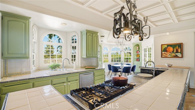 Detail Gallery Image 23 of 74 For 4548 Ellenboro, Woodland Hills,  CA 91364 - 4 Beds | 4/1 Baths