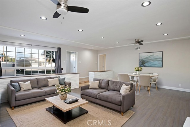 Detail Gallery Image 6 of 45 For 9305 Downey Ave, Downey,  CA 90240 - 4 Beds | 4 Baths