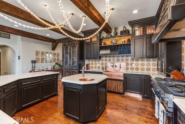 Image 8 of 48 For 1330 Temple Hills Drive