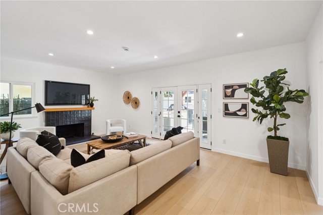 23509 Community Street, West Hills CA: https://media.crmls.org/medias/ea765595-dec4-4f49-a53d-c6c6786f055e.jpg