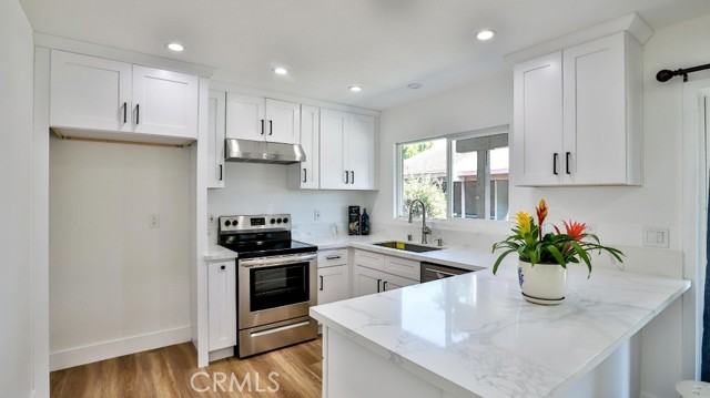 Detail Gallery Image 14 of 36 For 951 S Citron St #5,  Anaheim,  CA 92805 - 2 Beds | 2 Baths