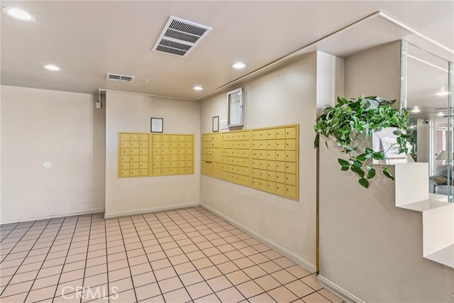 Detail Gallery Image 21 of 22 For 11410 Brookshire #117,  Downey,  CA 90241 - 1 Beds | 1 Baths