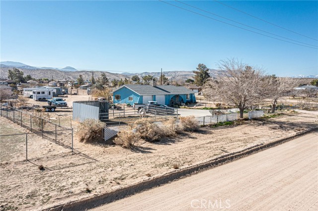 Detail Gallery Image 25 of 28 For 25835 Desert View Rd, Apple Valley,  CA 92308 - 3 Beds | 2 Baths