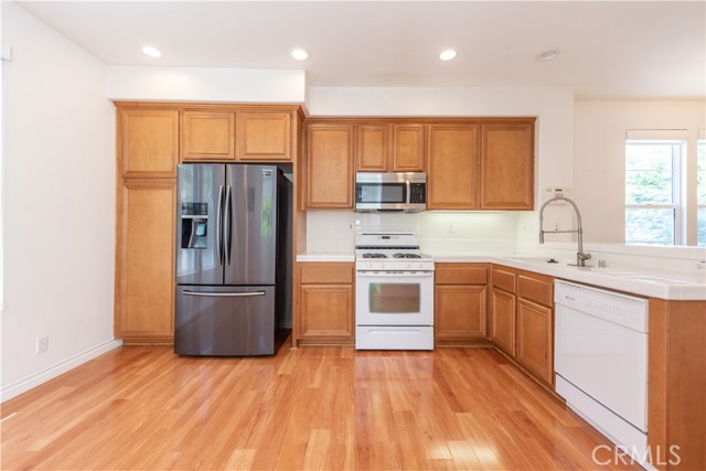 Detail Gallery Image 5 of 34 For 216 Tall Oak, Irvine,  CA 92603 - 3 Beds | 3/1 Baths